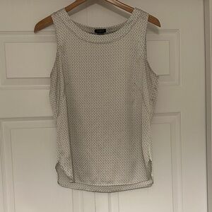 Medium Ann Taylor Cream & Navy Neat Print Satin Tank Top